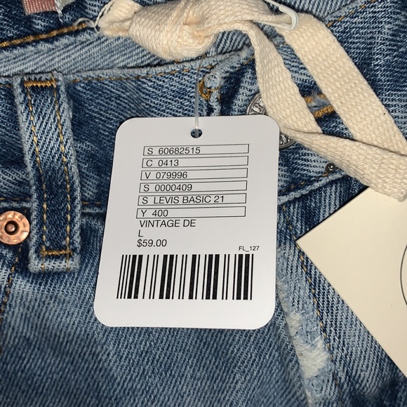 Levi’s denim shorts - Picture 7 of 7